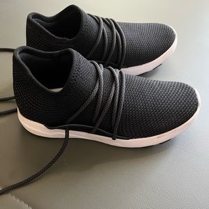 Vessi women waterproof sneakers. Brand new size US6 EUR 37.5 color: cityscape